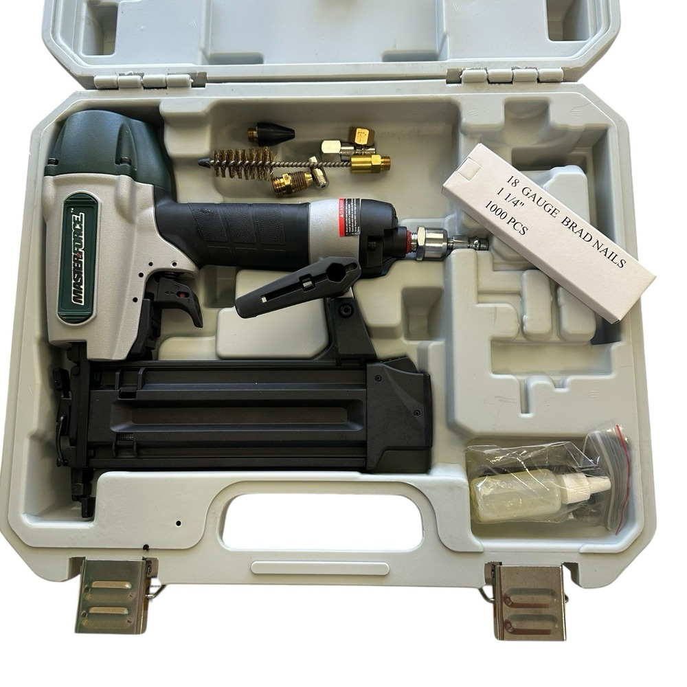 MasterForce 208-5004 Brad Nailer with Hard Case And Manual TESTED‎ WORKS